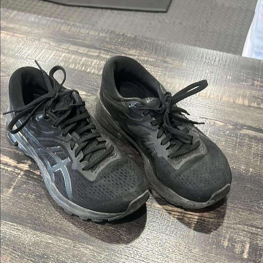 Asics Women’s Black and Gray Athletic Shoes
